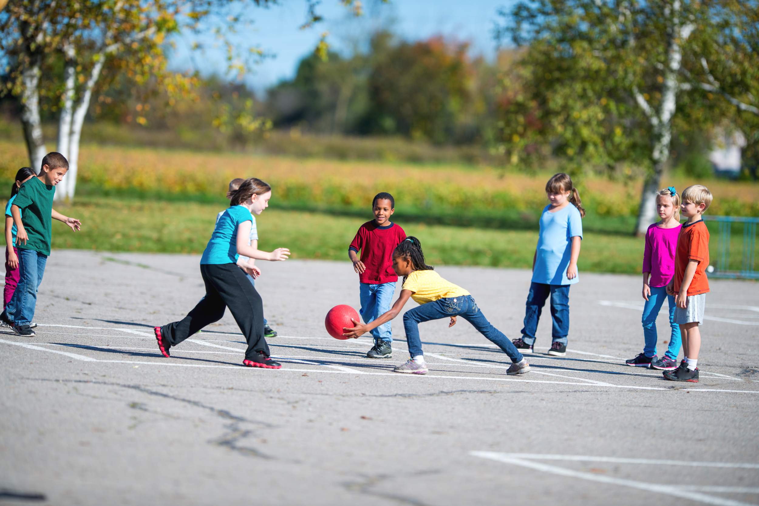 cour ecole jeu ballon1